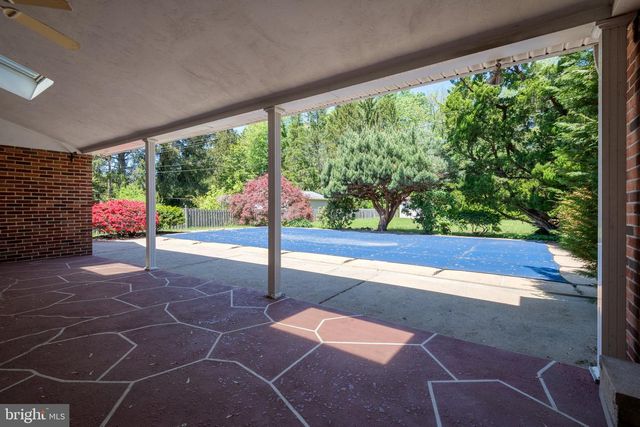 2215 DIXIE DR, York, PA 17402