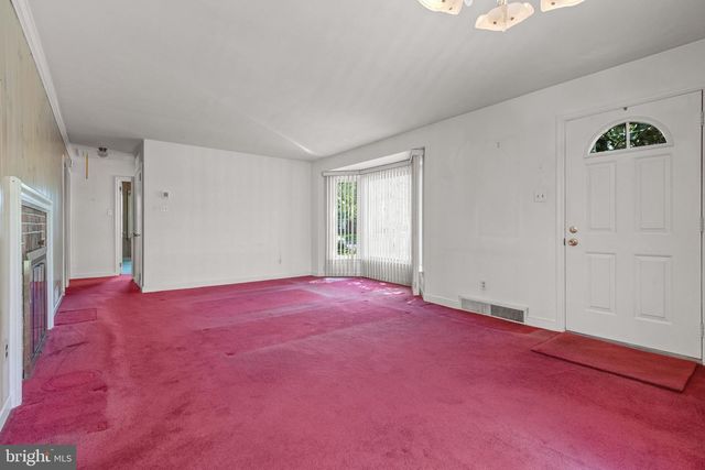 2215 DIXIE DR, York, PA 17402