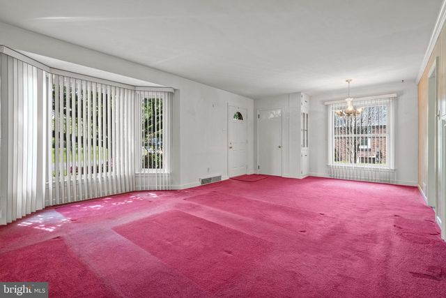 2215 DIXIE DR, York, PA 17402