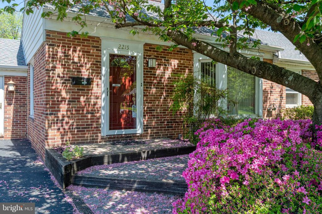 2215 DIXIE DR, York, PA 17402