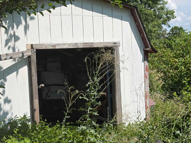 3801 Anderson Road, Wadesville, IN 47638