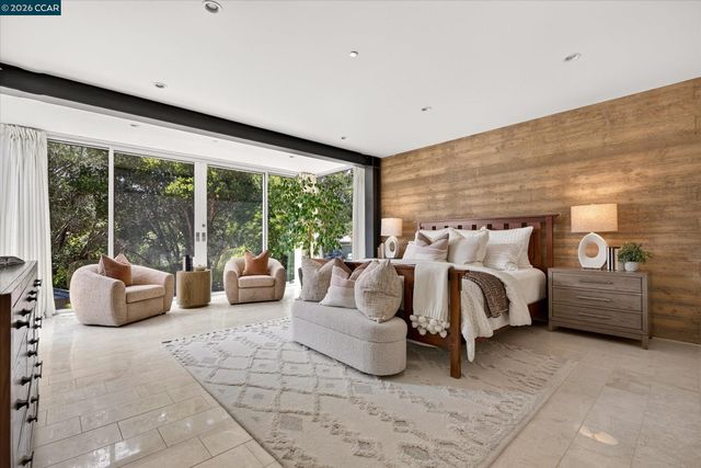 2 Crane Ct, Orinda, CA 94563