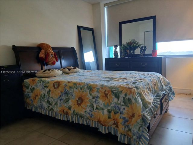 1100 Saint Charles Place 712, Pembroke Pines, FL 33026