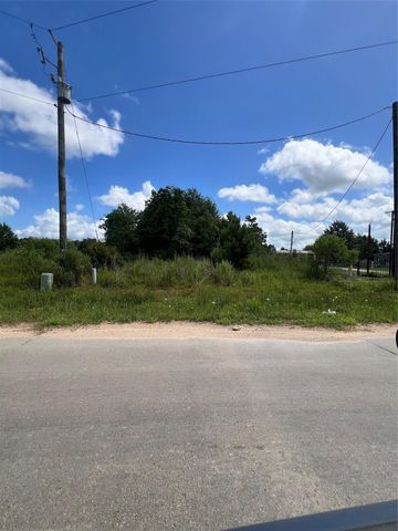1719 County Road 3556, Cleveland, TX 77327
