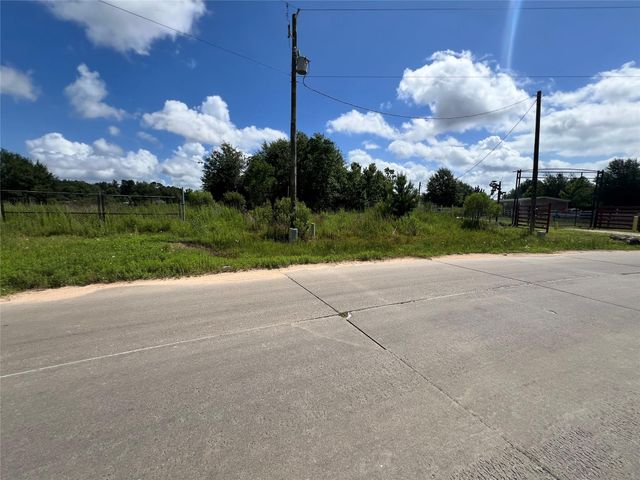 1719 County Road 3556, Cleveland, TX 77327