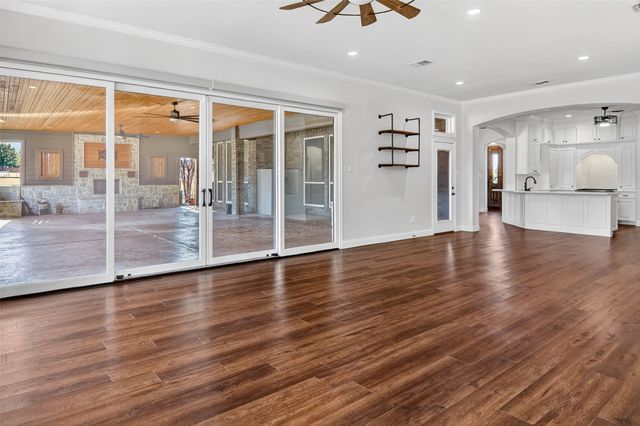 1007 Bentwater Parkway, Granbury, TX 76049