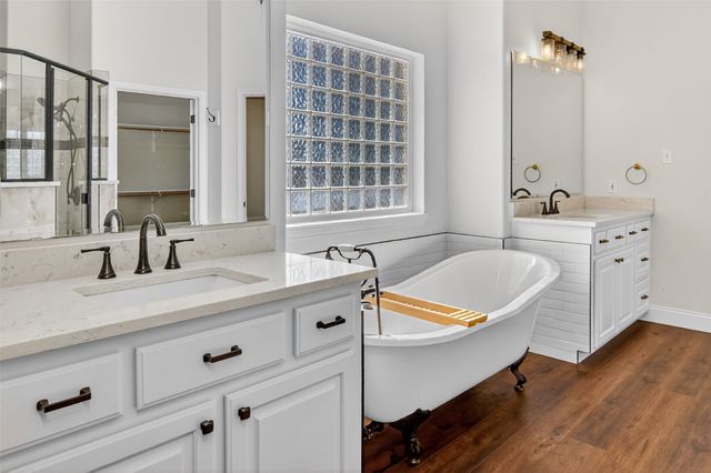 1007 Bentwater Parkway, Granbury, TX 76049