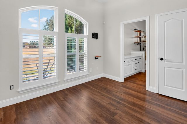 1007 Bentwater Parkway, Granbury, TX 76049