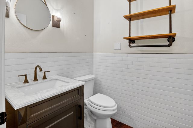 1007 Bentwater Parkway, Granbury, TX 76049