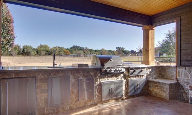 1007 Bentwater Parkway, Granbury, TX 76049