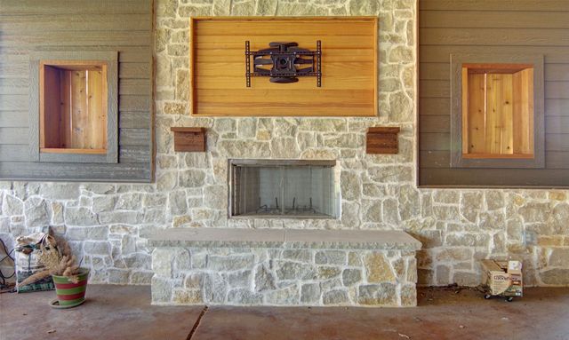 1007 Bentwater Parkway, Granbury, TX 76049