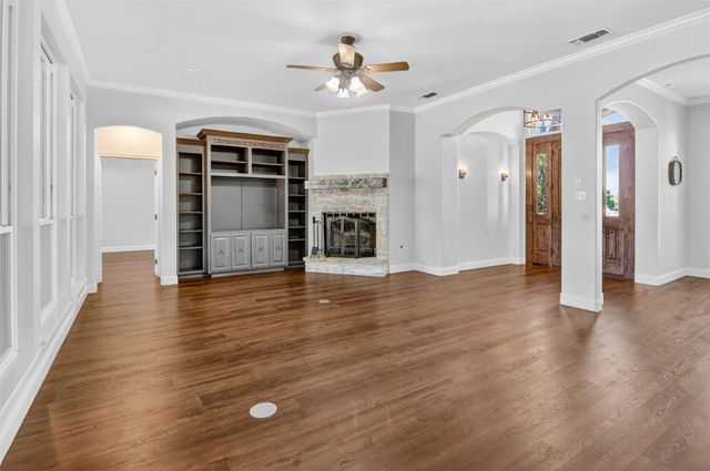 1007 Bentwater Parkway, Granbury, TX 76049