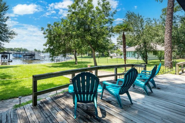 162 Lake Drive, Enchanted Oaks, TX 75156