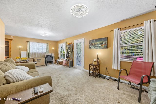 5116 Fort Sumter Rd, Knoxville, TN 37938