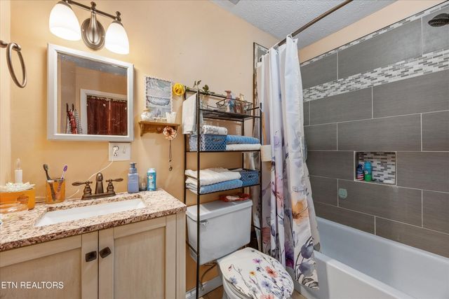 5116 Fort Sumter Rd, Knoxville, TN 37938