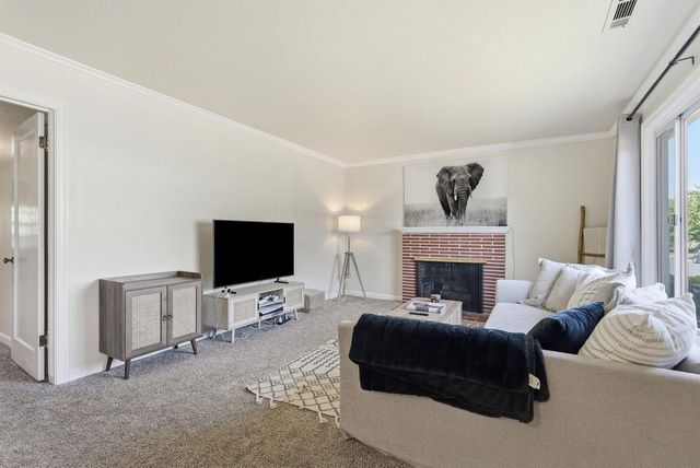 5900 17th Ave, Sacramento, CA 95820