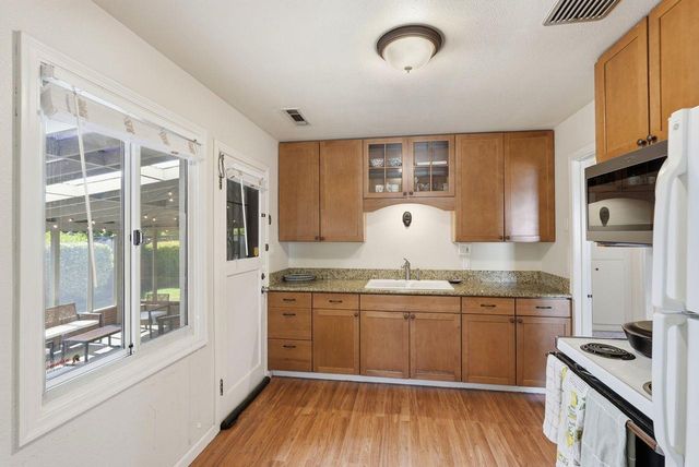 5900 17th Ave, Sacramento, CA 95820