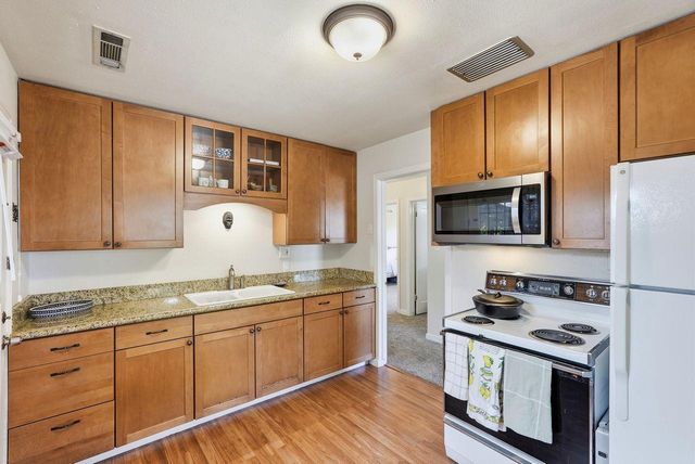 5900 17th Ave, Sacramento, CA 95820