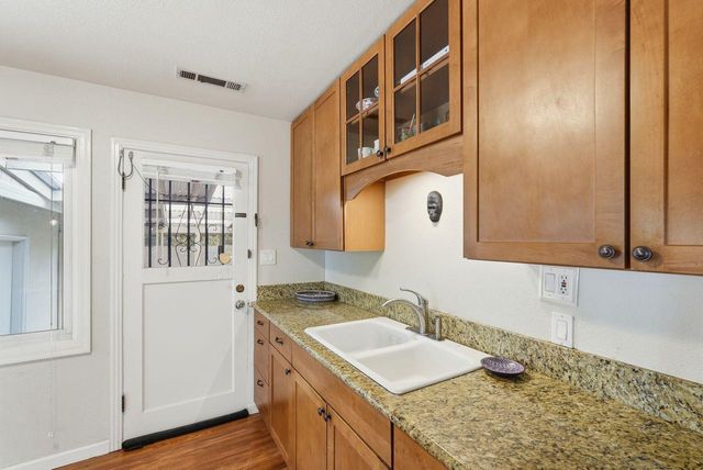 5900 17th Ave, Sacramento, CA 95820