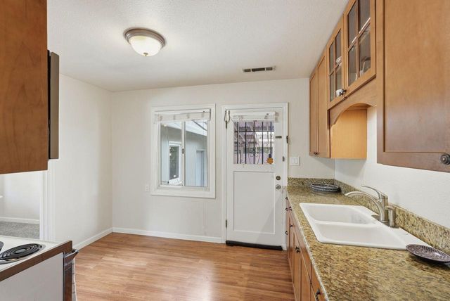 5900 17th Ave, Sacramento, CA 95820