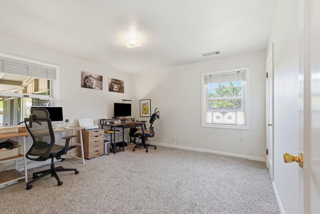5900 17th Ave, Sacramento, CA 95820