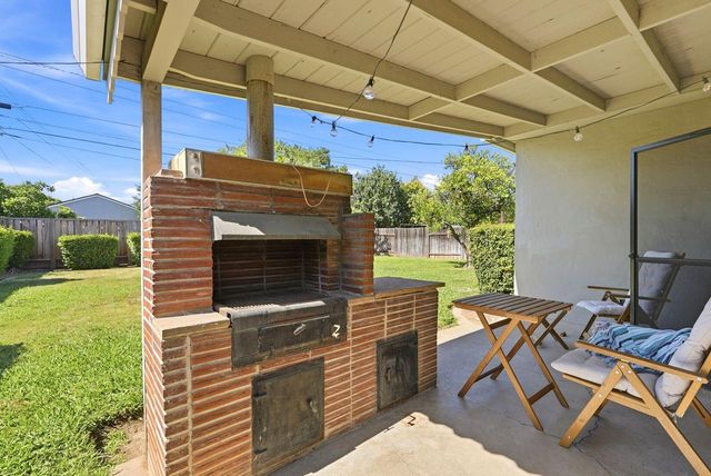 5900 17th Ave, Sacramento, CA 95820