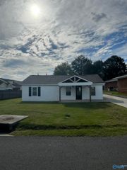 311 Cedar Street, Hartselle, AL 35640