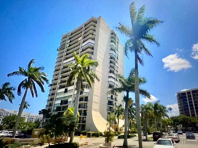 2425 Presidential Way 806, West Palm Beach, FL 33401