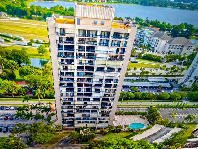 2425 Presidential Way 806, West Palm Beach, FL 33401