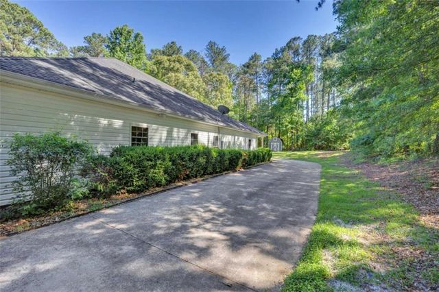 190 Oak Hill Circle, Covington, GA 30016