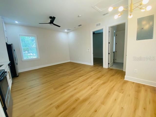 135 48TH AVENUE N B, St Petersburg, FL 33703