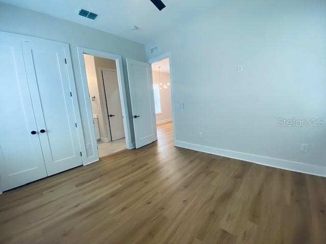 135 48TH AVENUE N B, St Petersburg, FL 33703