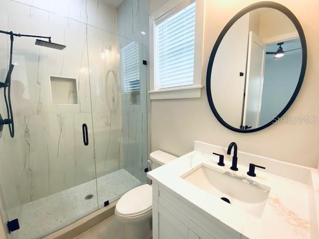 135 48TH AVENUE N B, St Petersburg, FL 33703