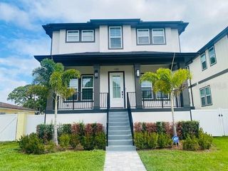 135 48TH AVENUE N B, St Petersburg, FL 33703