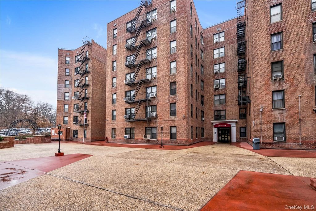 83-75 Woodhaven Boulevard 6U, Woodhaven, NY 11421