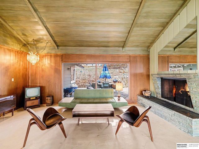 9660 N 29th Street, Omaha, NE 68112