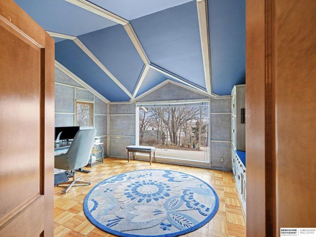 9660 N 29th Street, Omaha, NE 68112