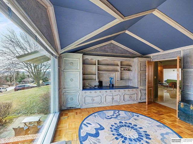 9660 N 29th Street, Omaha, NE 68112