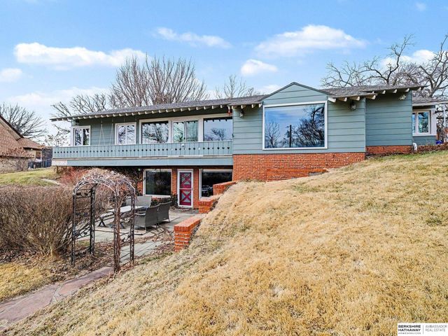9660 N 29th Street, Omaha, NE 68112