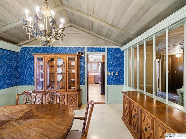 9660 N 29th Street, Omaha, NE 68112