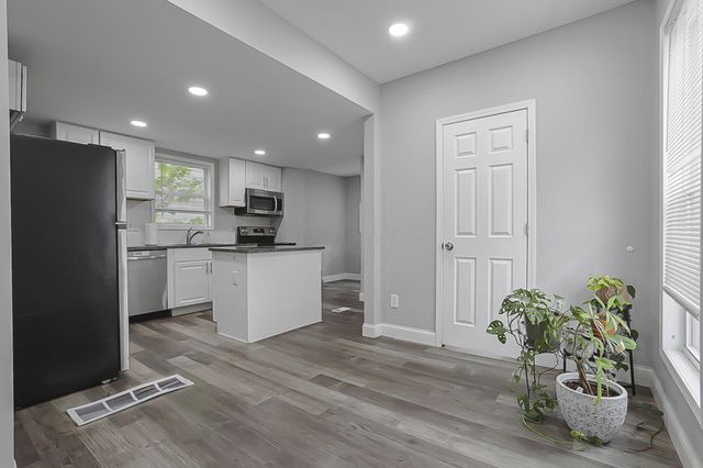 935 Ellsworth Avenue, Columbus, OH 43206