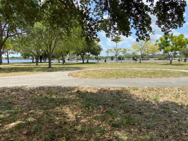 2840 Lake Osborne Drive 111, Lake Worth Beach, FL 33461
