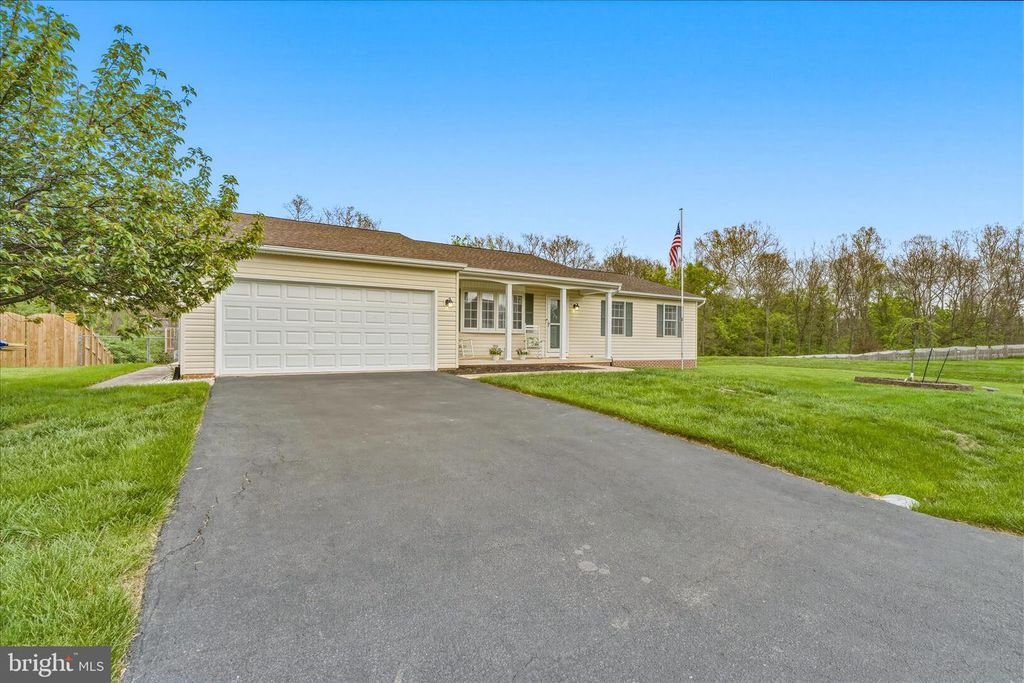 Image 3 of property listing at 19723 MARIGOLD, Hagerstown, MD 21742