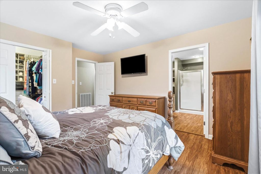 Image 32 of property listing at 19723 MARIGOLD, Hagerstown, MD 21742