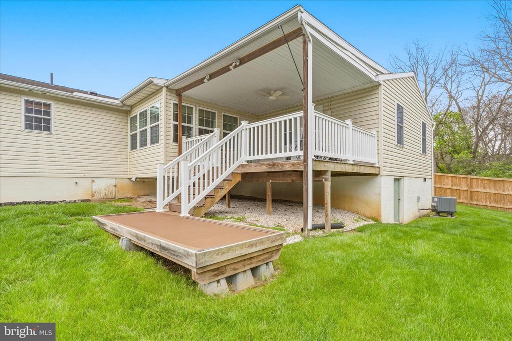 Image 43 of property listing at 19723 MARIGOLD, Hagerstown, MD 21742