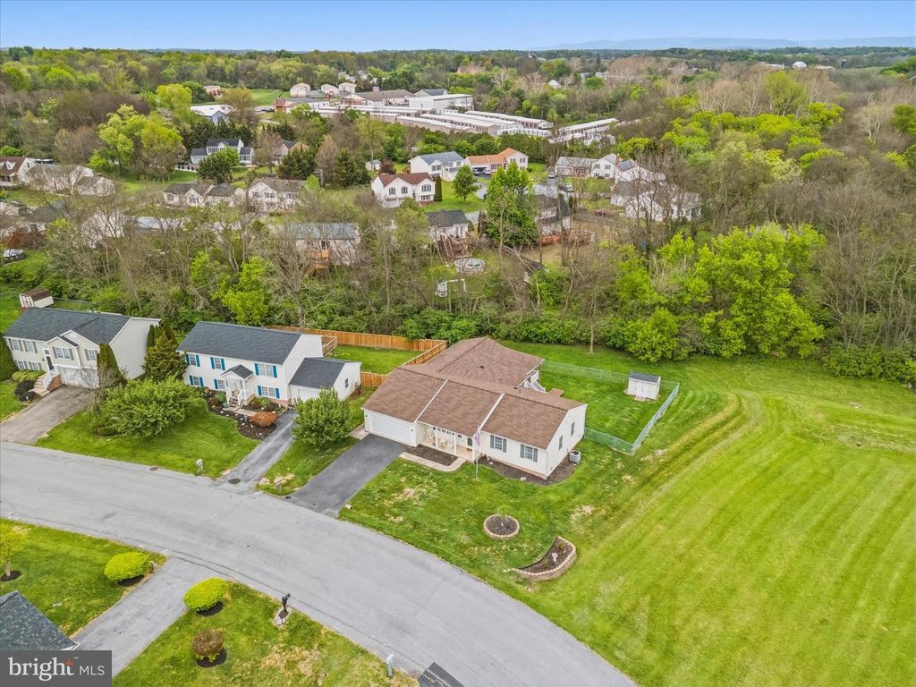 Image 58 of property listing at 19723 MARIGOLD, Hagerstown, MD 21742