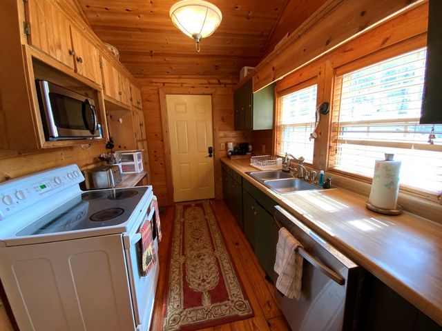 21027 Wayah Road, Topton, NC 28781