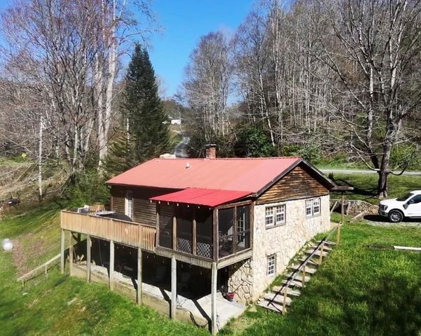 21027 Wayah Road, Topton, NC 28781