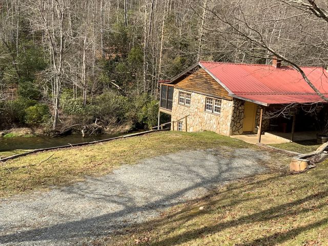 21027 Wayah Road, Topton, NC 28781