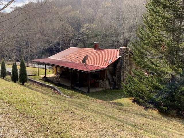 21027 Wayah Road, Topton, NC 28781